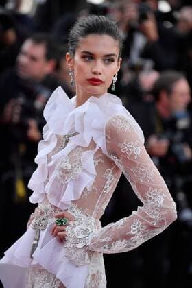 217879 Degun-Paoli Starface 2017-05-22 Cannes Etats-Unis 70eme Festival International du Film de Cannes. Montee des Marches du film Mise a Mort du Cerf Sacre . 70th International Cannes Film Festival. Red Carpet of Mise a Mort du Cerf Sacre movie Sampaio, Sara  Copyright: xDegun-Paolix STAR_217879_269