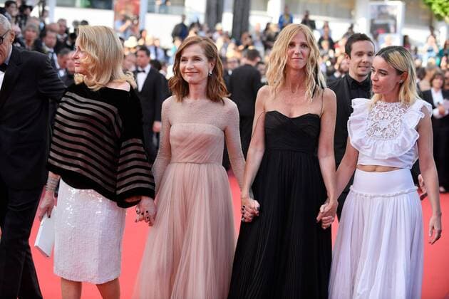 217879 Degun-Paoli Starface 2017-05-22 Cannes Etats-Unis 70eme Festival International du Film de Cannes. Montee des Marches du film Mise a Mort du Cerf Sacre . 70th International Cannes Film Festival. Red Carpet of Mise a Mort du Cerf Sacre movie Huppert, Isabelle; Deneuve, Catherine; Bouchez, Elodie; Kiberlain, Sandrine  Copyright: xDegun-Paolix STAR_217879_300