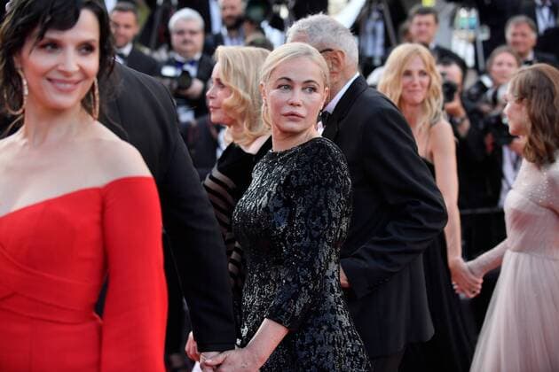 217879 Degun-Paoli Starface 2017-05-22 Cannes Etats-Unis 70eme Festival International du Film de Cannes. Montee des Marches du film Mise a Mort du Cerf Sacre . 70th International Cannes Film Festival. Red Carpet of Mise a Mort du Cerf Sacre movie Beart, Emmanuelle  Copyright: xDegun-Paolix STAR_217879_306