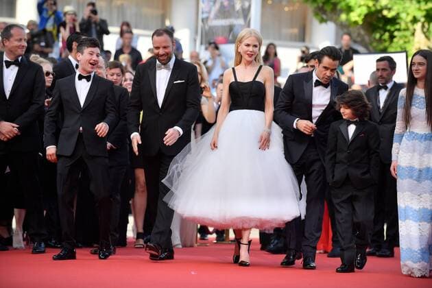 217879 Degun-Paoli Starface 2017-05-22 Cannes Etats-Unis 70eme Festival International du Film de Cannes. Montee des Marches du film Mise a Mort du Cerf Sacre . 70th International Cannes Film Festival. Red Carpet of Mise a Mort du Cerf Sacre movie Kidman, Nicole; Farrell, Colin; Lanthimos, Yorgos  Copyright: xDegun-Paolix STAR_217879_323