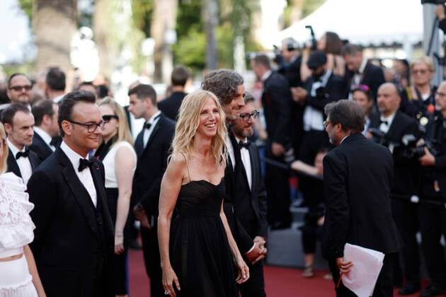 Sandrine Kiberlain CINEMA : 70 eme Festival de Cannes - Tapis rouge - Mise a mort du cerf sacre - 22 05 2017 loicThebaud Panoramic 