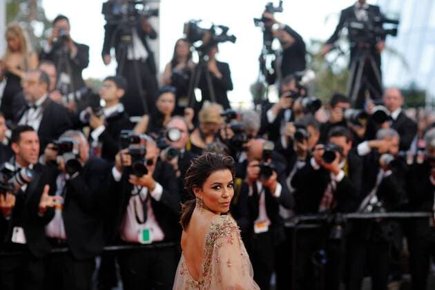 Eva Longoria CINEMA : 70 eme Festival de Cannes - Tapis rouge - Mise a mort du cerf sacre - 22 05 2017 loicThebaud Panoramic 
