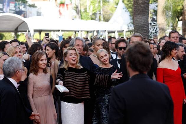 Sandrine Kiberlain, Isabelle huppert Catherine Deneuve, Emmanuelle Beart, Lambert Wilson, Juliette Binoche CINEMA : 70 eme Festival de Cannes - Tapis rouge - Mise a mort du cerf sacre - 22 05 2017 loicThebaud Panoramic 