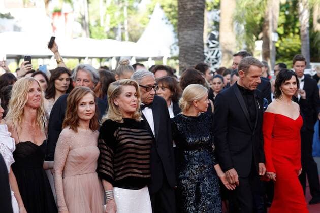 Sandrine Kiberlain, Isabelle huppert Catherine Deneuve, Emmanuelle Beart, Lambert Wilson, Juliette Binoche CINEMA : 70 eme Festival de Cannes - Tapis rouge - Mise a mort du cerf sacre - 22 05 2017 loicThebaud Panoramic 