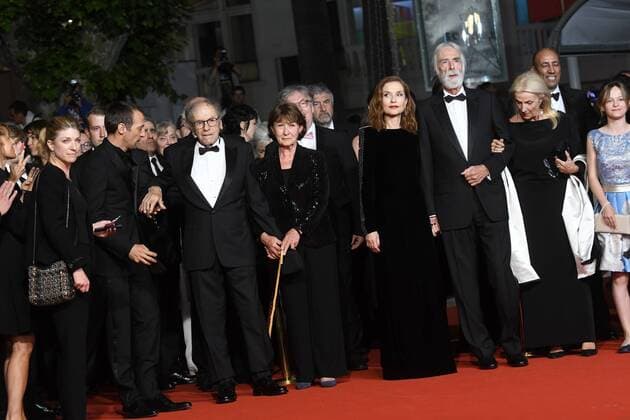 Cannes - Premiere Happy End 217887 Degun-Paoli Starface 2017-05-22 Cannes France 70eme Festival International du Film de Cannes. Montee des Marches du film Happy End . 70th International Cannes Film Festival. Red Carpet of Happy End movie Huppert, Isabelle; Haneke, Michael; Kassovitz, Mathieu; Trintignant, Jean Louis; Hoepfner, Marianna  Copyright: xDegun-Paolix STAR_217887_014