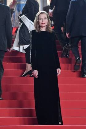 Cannes - Premiere Happy End 217887 Degun-Paoli Starface 2017-05-22 Cannes France 70eme Festival International du Film de Cannes. Montee des Marches du film Happy End . 70th International Cannes Film Festival. Red Carpet of Happy End movie Huppert, Isabelle  Copyright: xDegun-Paolix STAR_217887_060