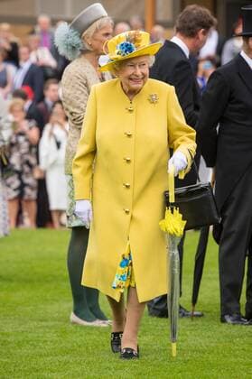 . 23 05 2017. London, United Kingdom. Queen Elizabeth at a Garden Party at Buckingham Palace in London, where a minute s silence was observed for the victims of the Manchester terror attack.  xROTAxx xi-Imagesx IIM-15175-0003