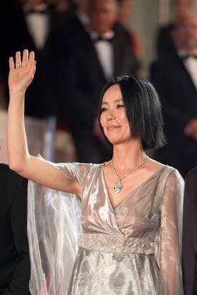 (170524) -- CANNES, May 24, 2017 -- Director Naomi Kawase poses on the red carpet for the screening of the film Radiance in competition at the 70th Cannes Film Festival in Cannes, France, May 23, 2017. ) (jmmn) FRANCE-CANNES-70TH CANNES FILM FESTIVAL-IN COMPETITION-RADIANCE-RED CARPET ChenxYichen 