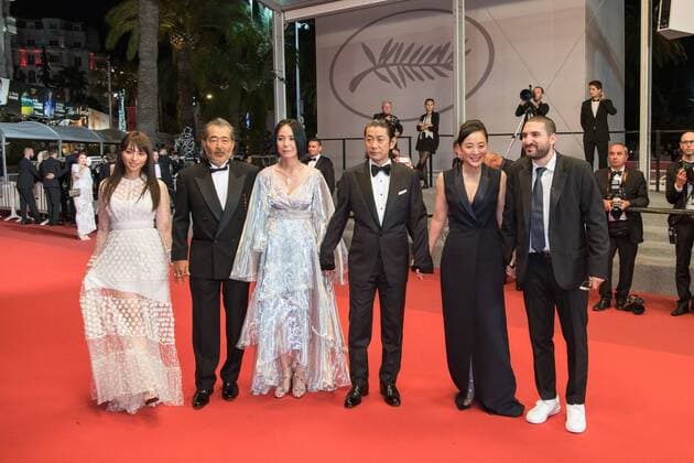 (170524) -- CANNES, May 24, 2017 -- Actress Ayame Misaki, actor Tatsuya Fuji, Director Naomi Kawase, actor Masatoshi Nagase, actress Misuzu Kanno and composer Ibrahim Maalouf (L-R), pose on the red carpet for the screening of the film Radiance in competition at the 70th Cannes Film Festival in Cannes, France, May 23, 2017. ) (jmmn) FRANCE-CANNES-70TH CANNES FILM FESTIVAL-IN COMPETITION-RADIANCE-RED CARPET ChenxYichen
