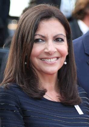 Paris Mayor Anne Hidalgo arrives on the red carpet before the screening of the film The Beguiled during the 70th annual Cannes International Film Festival in Cannes, France on May 24, 2017.  CAN20170524092 DAVIDxSILPA