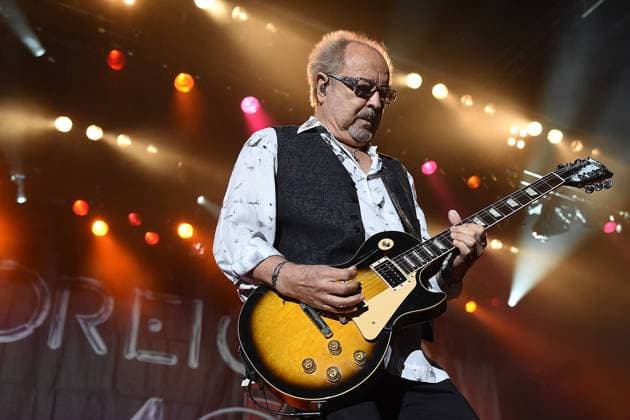 Foreigner - 40th-Anniversary-Tour am 24.05.2017 in der Mitsubishi Electric Halle in Düsseldorf Die britisch-amerikanische Rockband Foreigner spielt am 24.05.2017 in der Mitsubishi Electric Halle in Düsseldorf. Mick Jones ( Gitarrist ) xRx