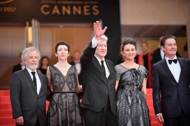 218002 Degun-Paoli Starface 2017-05-25 Cannes France 70eme Festival International du Film de Cannes. Montee des Marches du film Twin Peaks . 70th International Cannes Film Festival. Red Carpet of Twin Peaks movie Lynch, David; MacLachlan, Kyle; Stofle, Emily  Copyright: xDegun-Paolix STAR_218002_034
