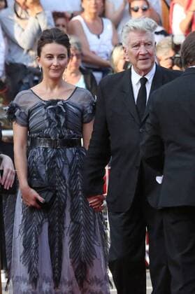 Emily Stofle (L) and David Lynch arrive on the red carpet before the screening of Twin Peaks during the 70th annual Cannes International Film Festival in Cannes, France on May 25, 2017.  CAN20170525721 DAVIDxSILPA