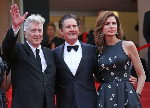 David Lynch (L), Kyle MacLachlan (C) and Desiree Gruber arrive on the red carpet before the screening of Twin Peaks during the 70th annual Cannes International Film Festival in Cannes, France on May 25, 2017.  CAN20170525723 DAVIDxSILPA