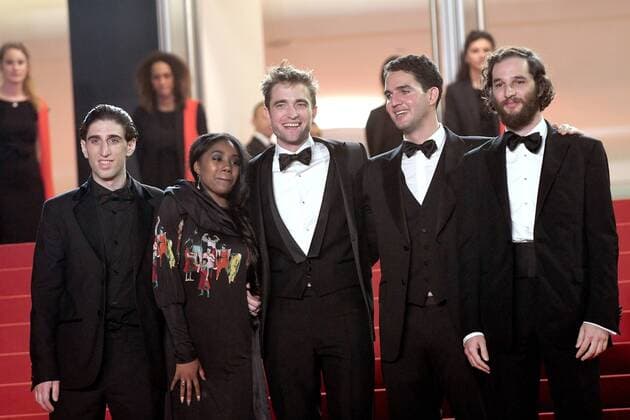 218009 Degun-Paoli Starface 2017-05-25 Cannes France 70eme Festival International du Film de Cannes. Montee des Marches du film Good Time . 70th International Cannes Film Festival. Red Carpet of Good Time movie Pattinson, Robert; Safdie, Josh; Safdie, Benny  Copyright: xDegun-Paolix STAR_218009_020