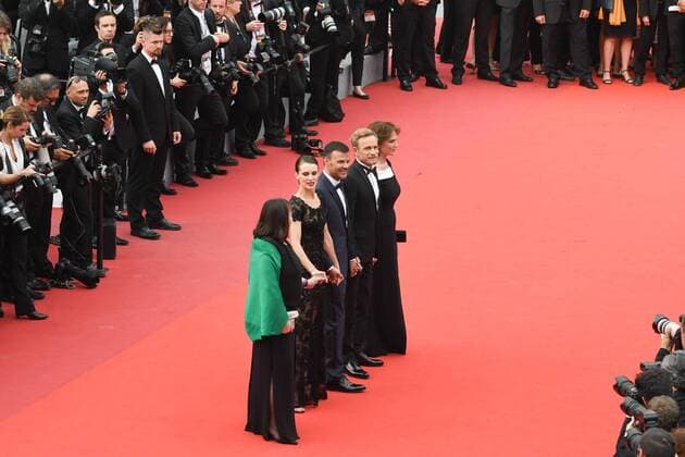 218053 Serge Arnal Starface 2017-05-26 Cannes France 70eme Festival International du Film de Cannes. Montee des Marches du film L amant Double . 70th International Cannes Film Festival. Red Carpet of L amant Double movie . DEGUN - PAOLI Spe Ozon, François; Bisset, Jacqueline; Renier, Jeremie; Boyer, Myriam; Vacth, Marine  Copyright: xSergexArnalx xStarfacex STAR_218053_013