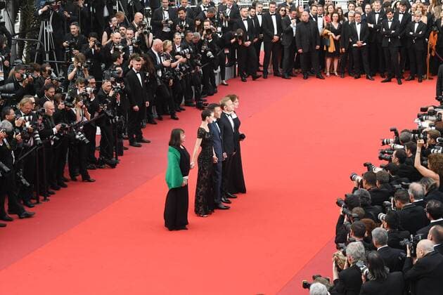 218053 Serge Arnal Starface 2017-05-26 Cannes France 70eme Festival International du Film de Cannes. Montee des Marches du film L amant Double . 70th International Cannes Film Festival. Red Carpet of L amant Double movie . DEGUN - PAOLI Spe Ozon, François; Bisset, Jacqueline; Renier, Jeremie; Boyer, Myriam; Vacth, Marine  Copyright: xSergexArnalx xStarfacex STAR_218053_014