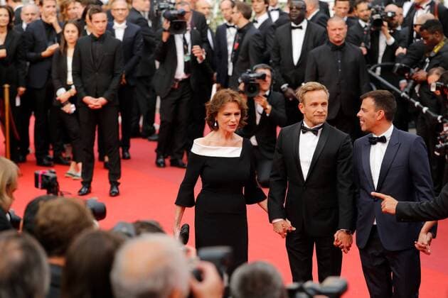 Francois Ozon, Jeremie Renier, Jacqueline Bisset CINEMA : 70 eme Festival de Cannes - Tapis rouge - L amant double - 26 05 2017 LOICThebaud Panoramic 