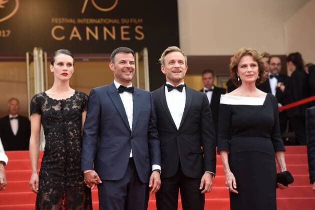 Marine Vacth, Francois Ozon, Jeremie Renier, Jacqueline Bisset CINEMA : 70 eme Festival de Cannes - Tapis rouge - L amant double - 26 05 2017 LOICThebaud Panoramic 