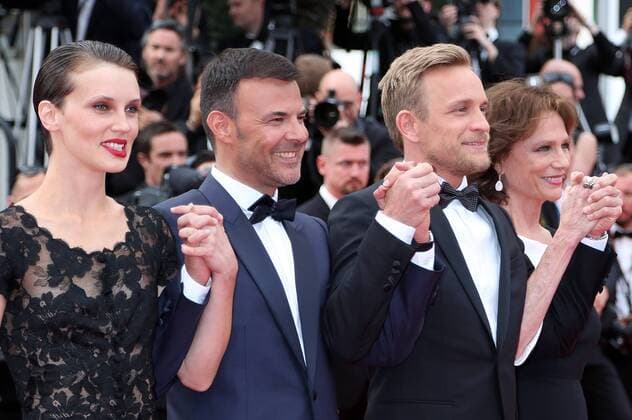 (From L to R) Marine Vacth, Francois Ozon, Jeremie Renier and Jacqueline Bisset arrive on the red carpet before the screening of the film L amant double during the 70th annual Cannes International Film Festival in Cannes, France on May 26, 2017.  CAN20170526081 DAVIDxSILPA