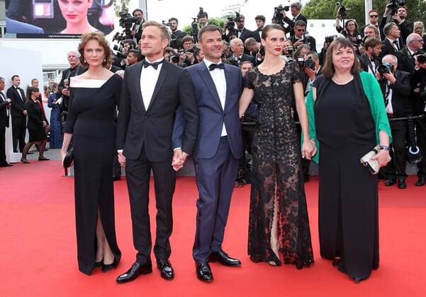 (From L to R) Jacqueline Bisset, Jeremie Renier, Francois Ozon, Marine Vacth and Myriam Boyer arrive on the red carpet before the screening of the film L amant double during the 70th annual Cannes International Film Festival in Cannes, France on May 26, 2017.  CAN20170526086 DAVIDxSILPA