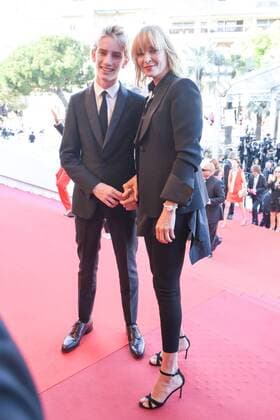 Bilder des Tages Cannes - Premiere D apres une histoire vraie 218077 Serge Arnal Starface 2017-05-27 Cannes France 70eme Festival International du Film de Cannes. Montee du film D apres une histoire vraie . 70th Intenational Cannes Film Festival. Red Carpet for D apres une histoire vraie movie . Thurman, Uma; Hawke-Thurman, Roan ( Levon )  Copyright: xSergexArnalx xStarfacex STAR_218077_001