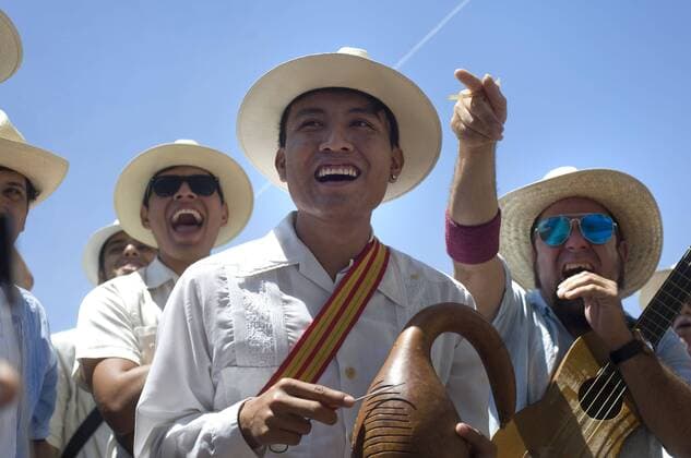 People play music at the U.S.-Mexico border fence during the 10th annual Fandango Fronterizo music event in Tijuana, Mexico, on May 27, 2017. The event featured musicians and dancers who play the traditional Mexican music called Son Jarocho who played simultaneously on both sides of the border fence. Several hundred people came out for the event. 10th annual Fandango Fronterizo music event in Tijuana !ACHTUNG: NUR REDAKTIONELLE NUTZUNG!  Copyright: xDavidxMaungx MEX71 20170528-636315353372793603