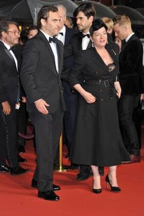 Joaquin Phoenix andLynne Ramsay attending the You Were Never Really Here premiere during the 70th Cannes Film Festival at the Palais des Festivals on May 27, 2017 in Cannes, France Foto:xL.xFontanax xFuturexImage