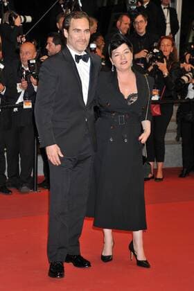 Joaquin Phoenix andLynne Ramsay attending the You Were Never Really Here premiere during the 70th Cannes Film Festival at the Palais des Festivals on May 27, 2017 in Cannes, France Foto:xL.xFontanax xFuturexImage