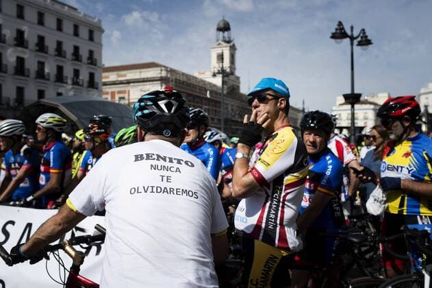 Cyclists take part in the protest march in Madrid, Spain, called by the Royal Spanish Cycling Federation and the Spanish Triathlon Federation, on 28 May 2017, to demand a new legislation and new security meassures to protect cyclists from new accidents and deaths on the road. Cyclists demand new security meassures !ACHTUNG: NUR REDAKTIONELLE NUTZUNG!  Copyright: xLucaxPiergiovannix 20170528-636315731453269818