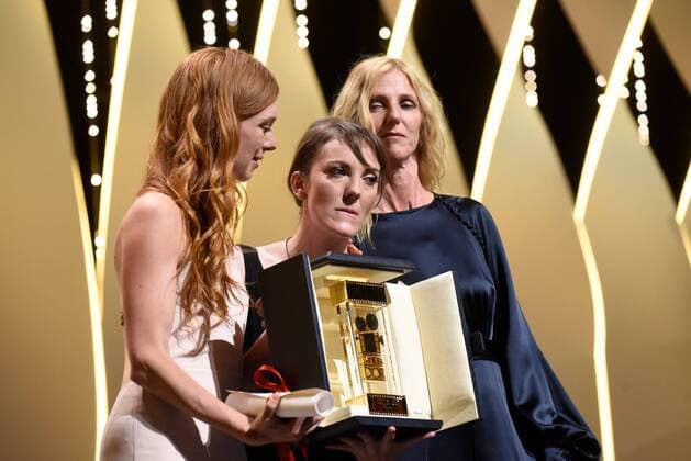 Sandrine Kiberlain, Leonor Serraille, Laetitia Dosch CINEMA : 70 eme Festival de Cannes - ceremonie de cloture - 28 05 2017 LOICThebaud Panoramic 