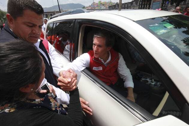 May 28, 2017 - Mexico - EUM20170528POL18.JPG.TOLUCA, Mex.- Election Elecciones-Edomex.- El candidato del PRI al gobierno mexiquense, Alfredo del Mazo Maza, en el primer cierre de campana ante simpatizantes en esta capital. Evento al que asistio el dirigente nacional del tricolor Enrique Ochoa Reza y el gobernador Eruviel Ãvila, este domingo 28 de mayo de 2017. Foto: Agencia EL UNIVERSAL RCC. Mexico  - ZUMAu78_ 20170528_zaf_u78_047 Copyright: xJorgexAlvaradox