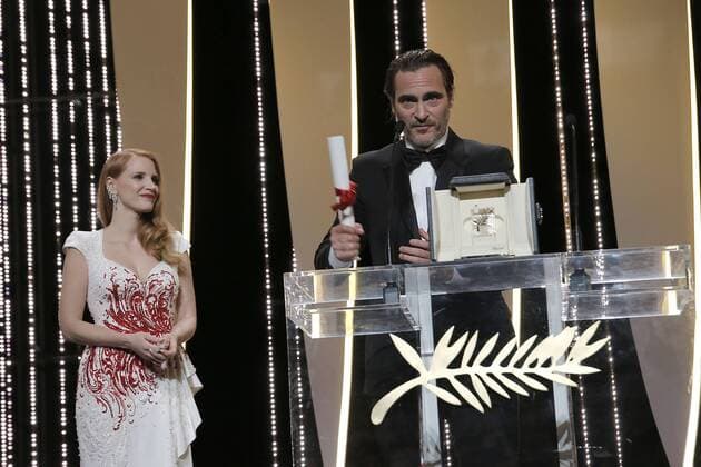 70eme Festival du Film de Cannes - Ceremonie de cloture. Photo: Laurent Guerin E Press Photo Joaquin Phoenix;Jessica Chastain Cannes France  521781
