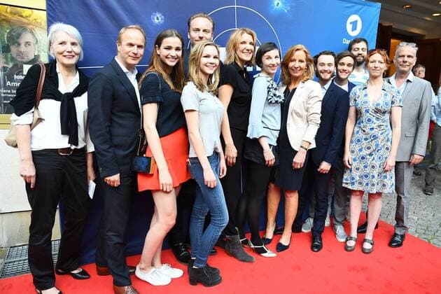 Bilder des Tages Meret Becker, Mark Waschke, Vanessa Jopp, Jonas Haemmerle, Luis Betton, Tim Kalkhof und weitere Mitwirkende Premiere TATORT AMOUR FOU, vom TV Sender RBB fuer die ARD Produktion in Berlin, am 31.05.2017