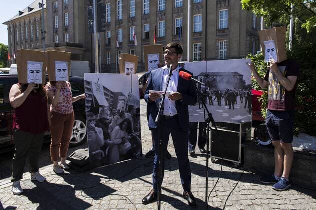 June 2, 2017 - Berlin, Berlin, Germany - Remembrance of the 50th anniversary of the death of BENNO OHNESORG in front of the town hall Schoeneberg. Dr. DIRK BEHRENDT, Senator for Justice, Consumer Protection and Anti-Discrimination, GRETCHEN KLOTZ-DUTSCHKE, former student activist, and WOLFGANG WIELAND, Justice Defender, rember the protests against the Shah s visit to the town hall and the subsequent police intervention.BENNO OHNESORG was a student at the Freie Universität Berlin and took part in the protests against the West Berlin visit of the Shah Reza Pahlavi on June 2. In the evening next to the German Opera, there were clashes between demonstrators and the police. The police officer Karl-Heinz Kurras shot the then 26-year-old Ohnesorg in a backyard on Krummenstrasse near the German Opera. The exact circumstances of the death are controversial and could not be clarified in detail. K - ZUMAs172 20170602_zap_s172_001 Copyright: xJanxScheunert