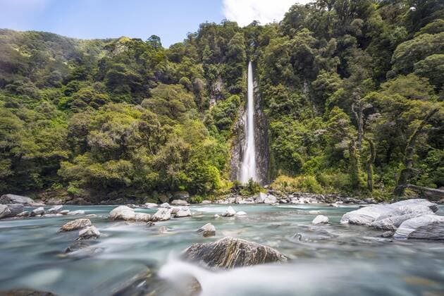  Thunder Creek Wasserfall, Makarora River, Wanaka, Westcoast, Südinsel, Neuseeland, Ozeanien Copyright: imageBROKER/MoritzxWolf ibxmmw04527278.jpg