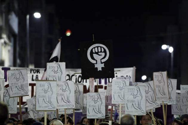 Hundreds march against gender violence in Montevideo, Uruguay, 03 June 2017. The country counts 18 feminicides just five months into 2017. HUNDREDS MARCH IN MONTEVIDEO AGAINST GENDER VIOLENCE !ACHTUNG: NUR REDAKTIONELLE NUTZUNG!  Copyright: xRaulxMartinezx MON001 20170604-636321382758528463
