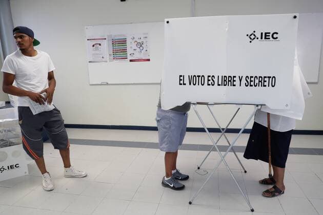 June 4, 2017 - Mexico - EUM20170604NAC17.JPG.TORREON, Coah., Elections Elecciones Edomex.-Aspectos de este domingo 4 de junio de 2017, durante la colocacion de casillas y votacion de ciudadanos en el estado de Coahuila. Foto: Agencia EL UNIVERSAL Ivan Stephens RDB. Mexico  - ZUMAu78_ 20170604_zaf_u78_019 Copyright: xIvanxStephensx