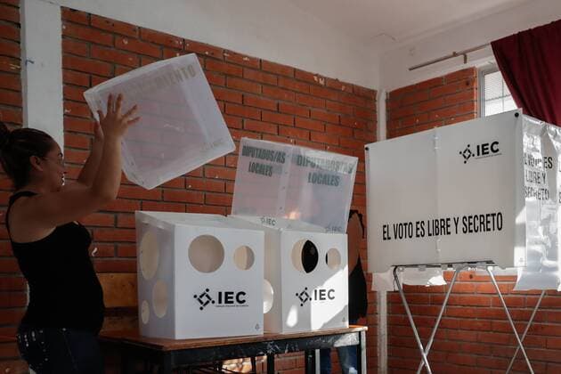 June 4, 2017 - Mexico - EUM20170604NAC15.JPG.TORREON, Coah., Elections Elecciones Edomex.-Aspectos de este domingo 4 de junio de 2017, durante la colocacion de casillas y votacion de ciudadanos en el estado de Coahuila. Foto: Agencia EL UNIVERSAL Ivan Stephens RDB. Mexico  - ZUMAu78_ 20170604_zaf_u78_020 Copyright: xIvanxStephensx