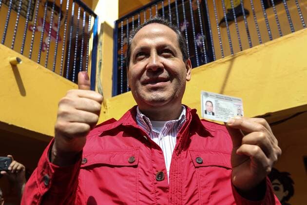 June 4, 2017 - Mexico - EUM20170604NAC48.JPG .ECATEPEC, Mex., Elections Elecciones-Edomex.- El actual gobernador del Estado de Mexico, Eruviel Ãvila Villegas, emitio su voto en Ciudad Azteca, durante las votaciones de este de 4 de junio de 2017, en las que se elegira a su sucesor en el cargo. Foto: Agencia EL UNIVERSAL German Espinosa AFBV. Mexico  - ZUMAu78_ 20170604_zaf_u78_067 Copyright: xGermanxEluniversalx