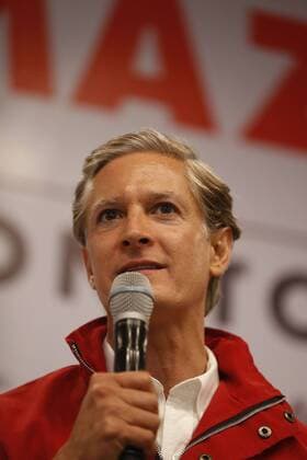 June 4, 2017 - Mexico - EUM20170604NAC62.JPG.TOLUCA, Mex., Election Elecciones-Edomex.- El candidato del PRI al gobierno del Estado de Mexico, Alfredo del Mazo Maza, en conferencia de prensa se adjudico el triunfo en las elecciones de este 4 de junio en el estado mexiquense. Foto: Agencia EL UNIVERSAL Luis Cortes RCC. Mexico  - ZUMAu78_ 20170604_zaf_u78_103 Copyright: xLuisxCortesx