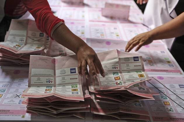 June 4, 2017 - Mexico - EUM20170604NAC70.JPG.TOLUCA, Mex.- Election Elecciones-Edomex.- Aspecto del conteo de votos en una de las casillas de esta capital mexiquense, en la jornada electoral que se llevo este domingo 4 de junio de 2017 para elegir gobernador del Estado de Mexico. Foto: Agencia EL UNIVERSAL RCC. Mexico  - ZUMAu78_ 20170604_zaf_u78_116 Copyright: xCristopherxRogelxBlanquetx