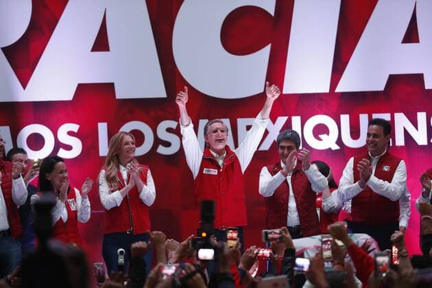 June 5, 2017 - Mexico - EUM20170605POL03.JPG.TOLUCA, Mex., Elections Elecciones-Edomez PRI.- Alfredo del Mazo Maza, candidato del PRI a la gubernatura del Estado de Mexico, realiza un mitin tras conocer los resultados electorales preliminares en la entidad, el 4 de junio de 2017. Foto: Agencia EL UNIVERSAL Luis Cortes EVZ Mexico  - ZUMAu78_ 20170605_zaf_u78_002 Copyright: xLuisxCortesx