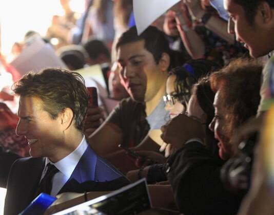 US. actor and cast member Tom Cruise greets during the red carpet of the movie The Mummy , in the museum Soumaya, in Mexico City, Mexico, 05 June 2017. Cast members Tom Cruise, Sprint Boutella, Annabelle Wallis and director Alex Kurtzman greeted their Mexican fans as they walked the red carpet during the event. EFE Mario Guzmán RED CARPET OF THE FILM THE MUMMY IN MEXICO !ACHTUNG: NUR REDAKTIONELLE NUTZUNG!  Copyright: xMarioxGuzmánx MEX41 20170606-636323232723190814