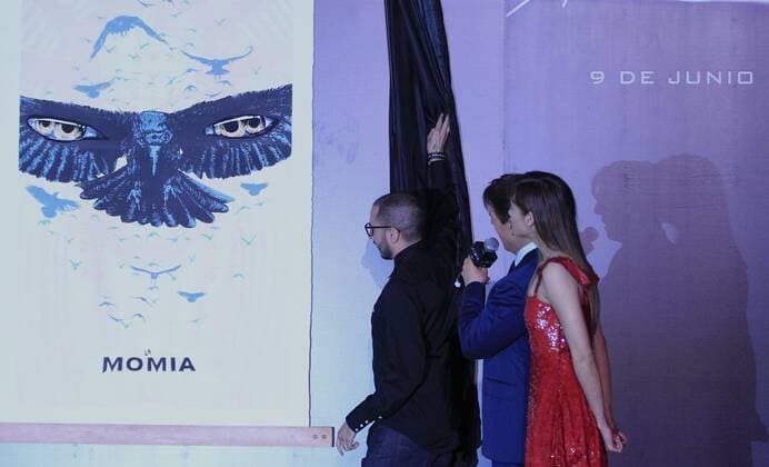US actor Tom Cruise (C) speaks next to French-Algerian actress Sofia Boutella (R) and Mexican artist Ricardo Garcia (L) attend the The Mummy event at the museum Soumaya in Mexico City, Mexico, 05 June 2017. The movie will be released in the US theaters on 09 June 2017. The Mummy premiere in Mexico City !ACHTUNG: NUR REDAKTIONELLE NUTZUNG!  Copyright: xMARIOxGUZMANx MEX40 20170606-636323293866023589