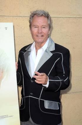 LOS ANGELES - JUN 5: John Savage at The Hero Premiere at the Egyptian Theater on June 5, 2017 in Los Angeles, CA  Copyright: xHPAx xIPAx xHutchinsxPhotox