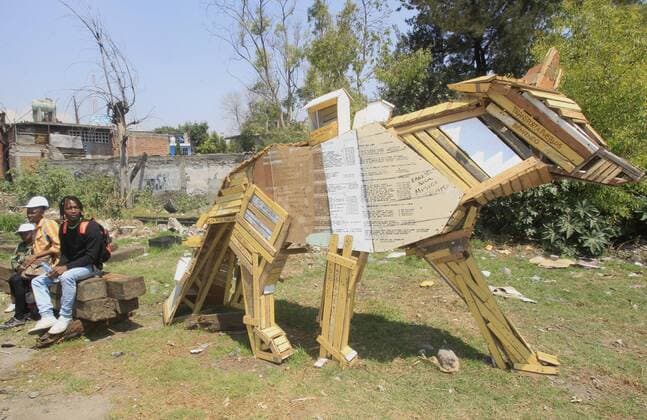A sculpture of a coyote is seen at the municipality of Lecheria, State of Mexico, Mexico, 07 June 2017. The sculpture, created by the Mexican artist Alfredo Libre Gutierrez, will help migrants on their way to the United States, with water, maps, a list of hostels and even medicine. Human traffickers in Mexico are known as coyotes . Coyote sculptures in Mexico help migrants on their way to the United States !ACHTUNG: NUR REDAKTIONELLE NUTZUNG!  Copyright: xMarioxGuzmanx 20170607-636324508653857910
