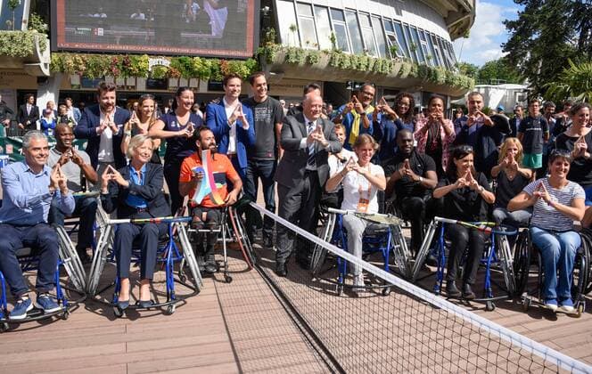 Anne Hidalgo ( Maire de Paris ) - Michael Jeremiasz - Bernard Giudicelli ( president FFT ) NEWS : Roland Garros 2017 - Internationaux de France - 07 06 2017 FedericoPestellini Panoramic 