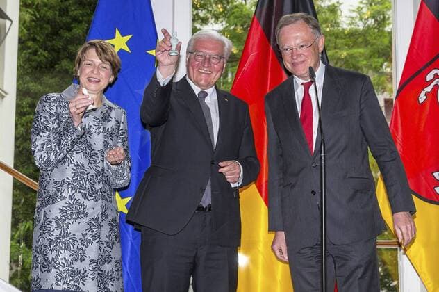Bilder des Tages Frank-Walter Steinmeier mit Gattin Elke Büdenbender und Stephan Weil in der Niedersächsischen Staatskanzlei im Rahmen seines Antrittsbesuchs in Niedersachen. Hannover, 07.06.2017 Foto:xU.xStammx xFuturexImage