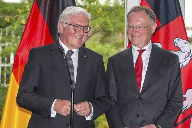 Frank-Walter Steinmeier mit Stephan Weil in der Niedersächsischen Staatskanzlei im Rahmen seines Antrittsbesuchs in Niedersachen. Hannover, 07.06.2017 Foto:xU.xStammx xFuturexImage